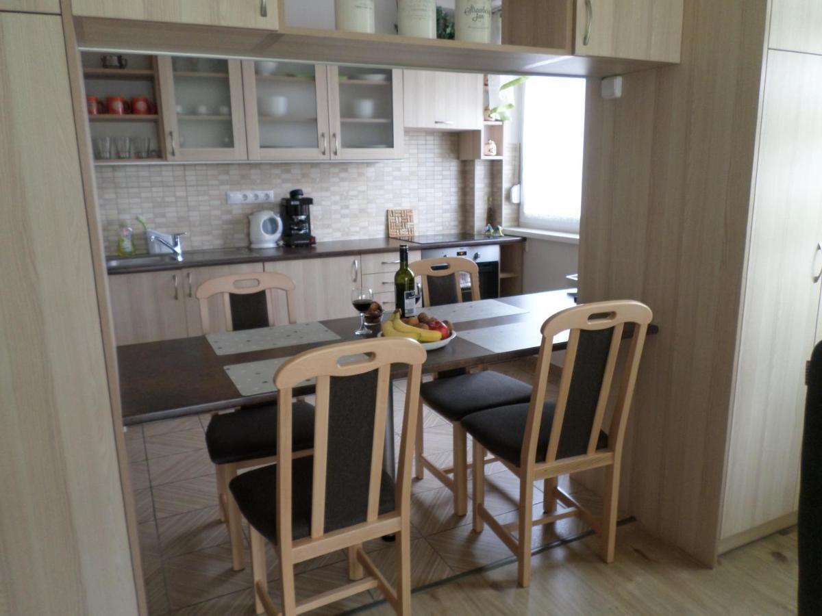 Lakoparki Apartman Veszprem Exterior photo